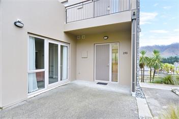 High Country Villa 250 - Terrace Downs - Windwhistle