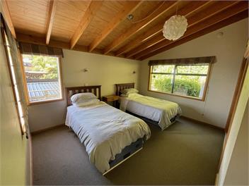 Sunny Beach Front Home - Porirua