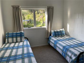 Neat Kiwi Bach Near Surf Beach - Mangawhai Heads