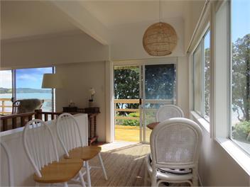 Kotare Kottage - Beachfront Escape - Northland