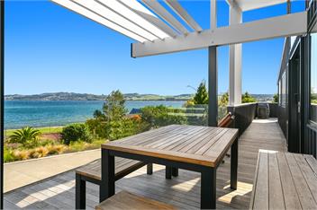 Lake Terrace Lodge - Award Winning Luxury Home - TAUPO