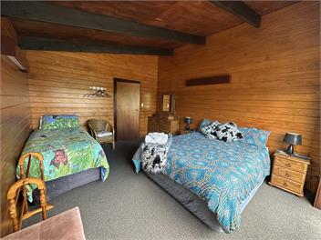 Egmont Downs - Totara Lodge - New Plymouth