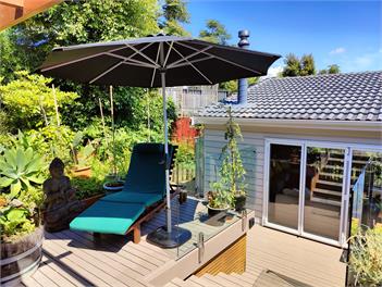 Private Beach Oasis with Heated Pool & Jacuzzi - North Shore, Auckland
