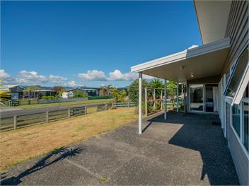 Unwind on The Fairway (Bachcare) - Whitianga