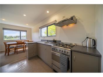 Cosy Lakeside (Bachcare) - Manapouri