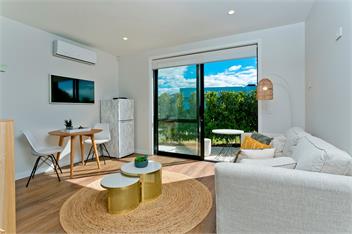Luxurious living - 250m direct walkway to Omaha Beach - Auckland