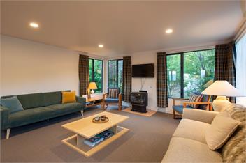 Central Home | Lake Views | 3 Bedrooms | Free WIFI - Queenstown