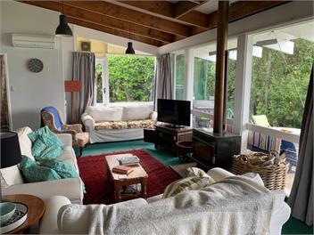 Sunny Family Style Bach/Holiday Home - Marlborough Sounds