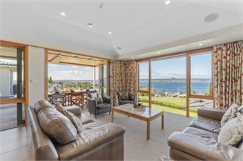 Omaio - TAUPO - Indoor Heated Pool, Spa Pool, Cinema Room, Lake Views - Taupo
