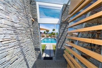 Kina Retreat - Main House with Pool Access -