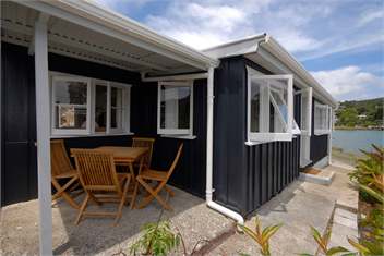 Mabel's, 1860's Cottage - Mangonui