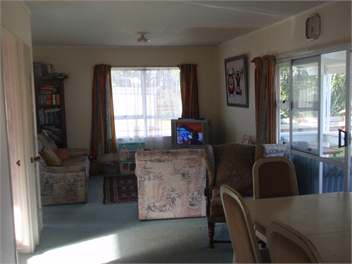 Whangamata central location ocean road - Whangamata