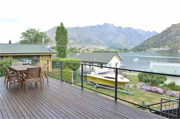 Casa Via Lago (Home on the Lake) -