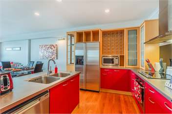 Waterfront Indulgence Voted BEST CITY APARTMENT - Auckland