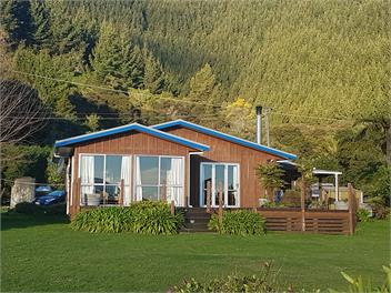 Stunning Waterfront property in Mahau Sound - Picton