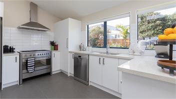 OMAHA HARBOUR VIEWS - Winter Special Rates Luxurious home overlooking golf course and inlet - Matakana