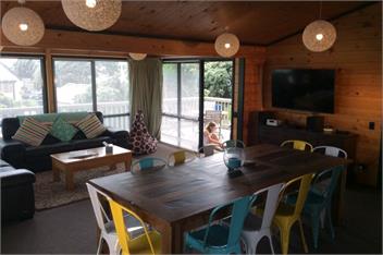 Seabreeze @ Longshore: heated pool + spa + tennis court + beach - Waikanae Beach