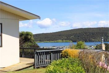 Ali’s Lake View - Turangi