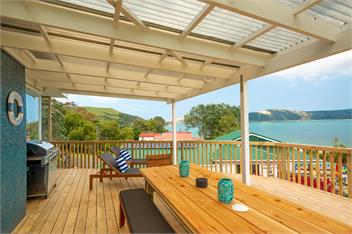 4-6 Bdr ONEPU MOANA Holiday Home - with Views + SpaPool - The Hokianga