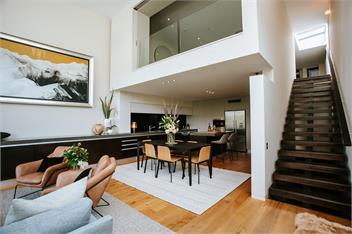 Lake Edge - Sleeps 6 - Lake & Mountain Views - Central Location - Wanaka