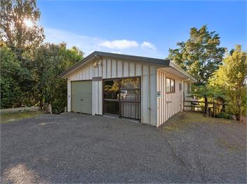 Ruatotara (Bachcare) - Pukawa Bay