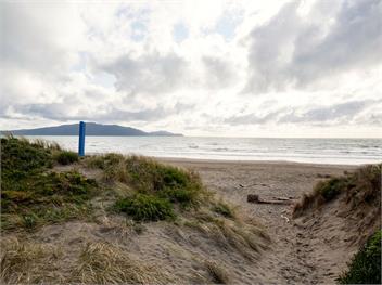 Waikanae Retreat (Bachcare) - Waikanae Beach