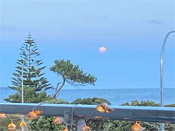 Sunrise, Seaviews and BBQs (Bachcare) - Papamoa