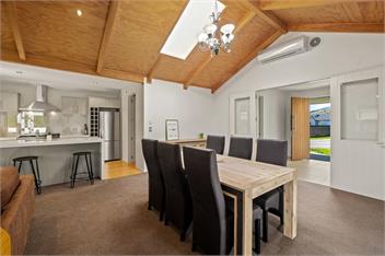 Roys Bay Lodge (Bachcare) - Wanaka