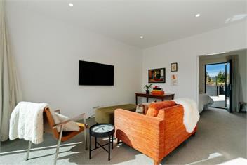 Jacks Point Family Retreat (Bachcare) - Queenstown
