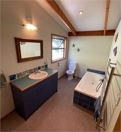 Sunny Beach Front Home - Porirua