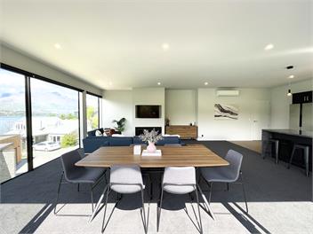 Gorgeous Lakefront 4 bedroom - 4 bathroom home - Queenstown