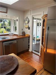 Character House on 3/4 acre - Nelson