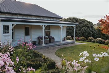 'Accrington Farmhouse' at Ridgecliff Farm ~ Coastal Country Escape, Little Akaloa - Little Akaloa