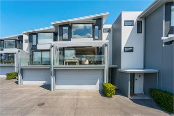 The Moorings Apartment 3 - Walk to the Lake! - Taupo