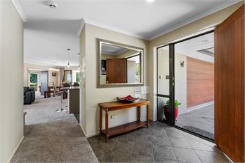 Scenic Solitude - Spa-pool, Lake and Mountain Views - Taupo