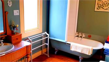 Montrose Pet Friendly Heritage Beach House - Dunedin