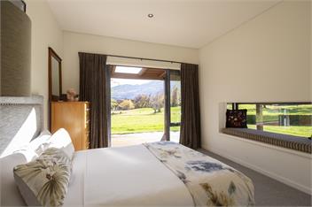 Dalefield Hideaway | Hot Tub & Mountain Views - 