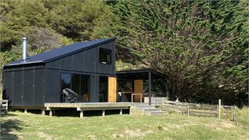 Hamilton Bay Cottage - Waterfront Homestay -
