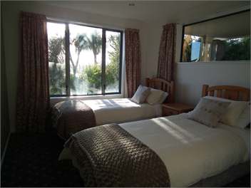 Westmorland hill 3 bed apartment. Warm, Internet & power included. - Christchurch
