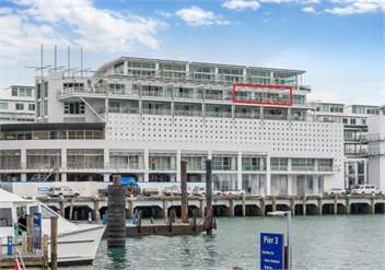 Waterfront Indulgence Voted BEST CITY APARTMENT - Auckland