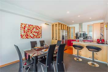 Waterfront Indulgence Voted BEST CITY APARTMENT - Auckland
