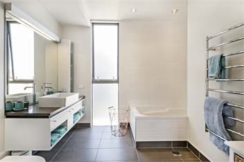 Stay in Wellington - The Penthouse on Evans Bay - Wellington