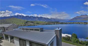 Spectacular Panoramic Views 4 Bedroom House - Queenstown