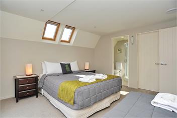 Regents 94B - Stylish and Modern - Christchurch