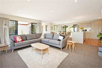'Commodore' - Nelson Sea View Holiday Home - Nelson