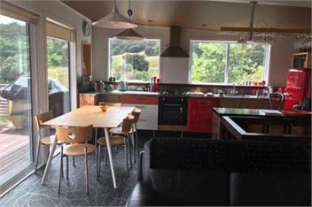 Akaroa Sunshine Views and Spa Pool !! - Akaroa