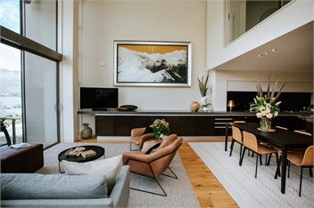 Lake Edge - Sleeps 6 - Lake & Mountain Views - Central Location - Wanaka