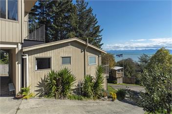 Coastal Hideaway - Nelson