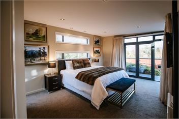 Mt Gold Retreat - Sleeps 8 - Spa Pool - Tennis Court - Wanaka