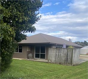SPACIOUS POHARA BEACH HOUSE - Golden Bay